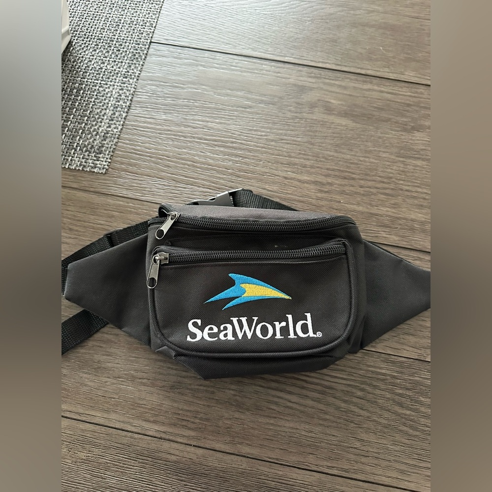 Seaworld Fanny Pack